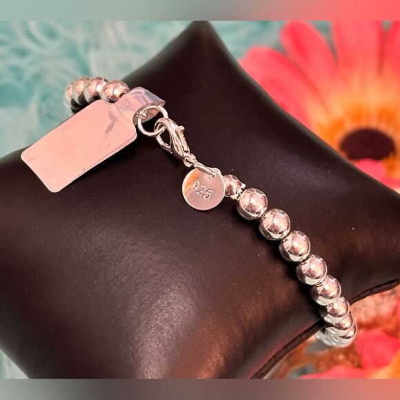 Gorgeous Silver Beaded Bracelet With 925 Graduated Sized Beads NEW! - Picture 4 of 4